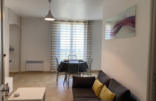 Riez Apartment | 2 Rooms in the heart of Provence