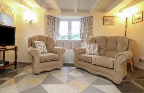 Lansallos House | 2 Rose Cottages