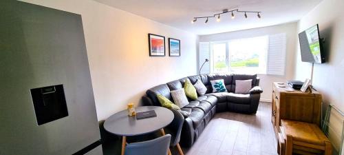 Perranporth House | 2 Rosemullion