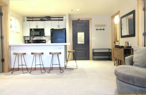 Sandpoint Condo | 2 SKI FREE Ski in/Ski out White Pine Lake View Condo, Heart of The Village