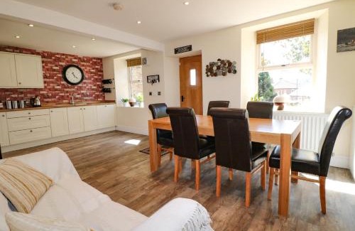 Dronfield House | 2 Snape Hill