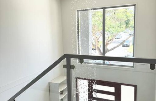 Sunnybank House | 2 spacious rooms with shared bathroom in Modern Sunnybank Home