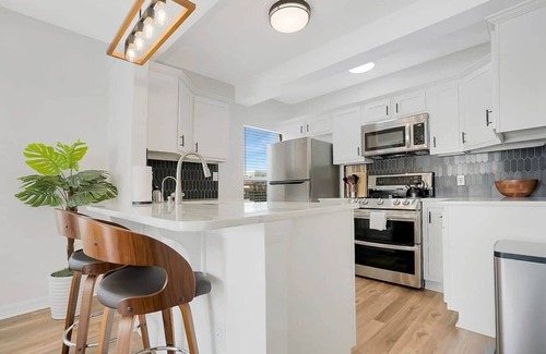 Downtown Historic District Apartment | 2 Steps to Ice Plant, Apt in Downtown St. Aug