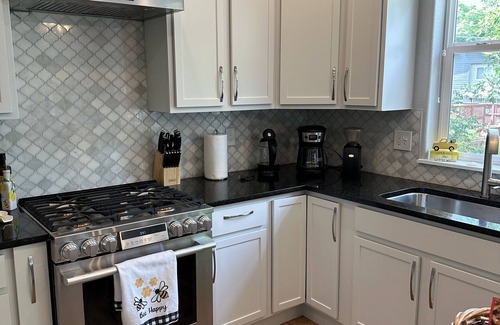 Lafayette House | 2-Story, 3 bed, 2.5 bath, Patio, Yard, Fireplace