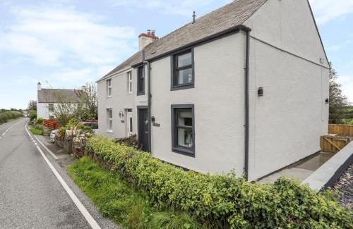 Llanfairpwllgwyngyll House | 2 Tan Rhiw
