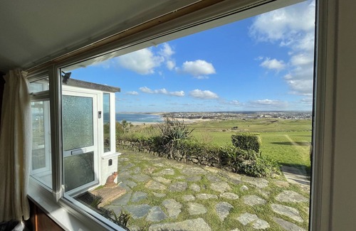 Lelant Apartment | 2 The Links - amazing views across the golf course and St Ives Bay