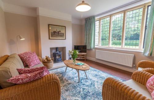 Worksop House | 2 The Winnings - Stunning Cottage on a Country Estate