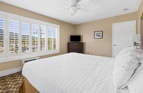 Corte Madera Hotel | 2 Units | Delightful Retreat | Near Golden Gate | Outdoor Pool | Free Parking