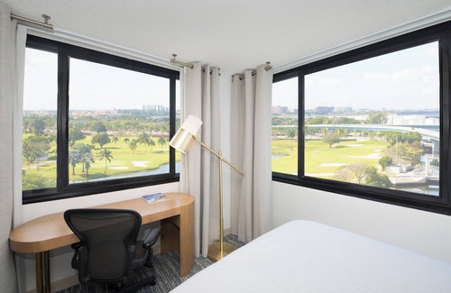 Seybold Hotel | 2 Units Perfect for Groups! With Free Breakfast, Outdoor Pool, Pet-friendly!