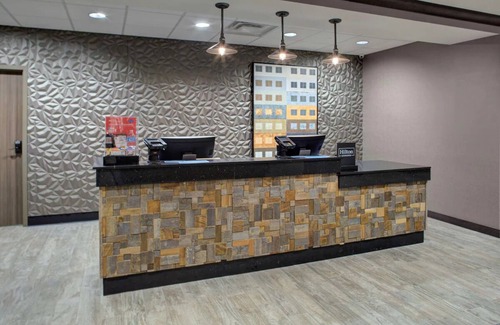 Columbus Hotel | 2 Units with Saltwater Pool | Free Breakfast | EV Charging | Near Casino