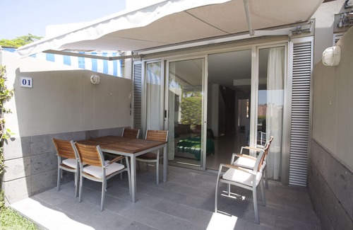 Pasito Blanco House | 2´ WALK TO THE BEACH, SWIMMING POOL, 4 BEDROOMS, LUXURY VILLA, PRIVATE RESIDENCE