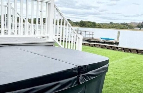 New Haven House | 2 water view new homes with outdoor Spa