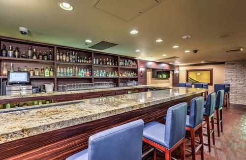 Laughlin Hotel | 2 x Sedona River View King Non Smoking Room at Edgewater Casino Resort