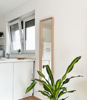 Neckarau Apartment | 2 ZKB Apartment in Mannheim Küche - Parken - Großer TV