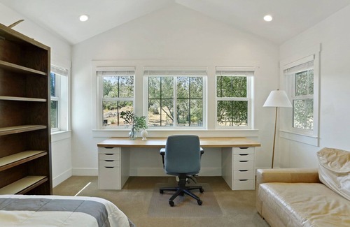 Rescue House | 20 Acre- Modern Farmhouse Estate-Custom Pickleball court! Pool! Game room!