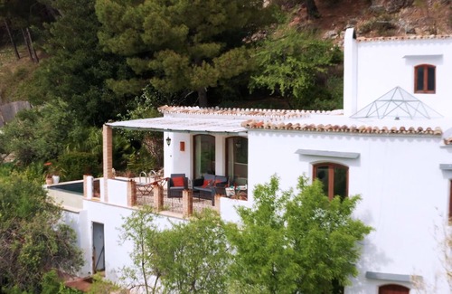 Montecorto House | 20% late-availability discount in October at this stunning mountain hideaway