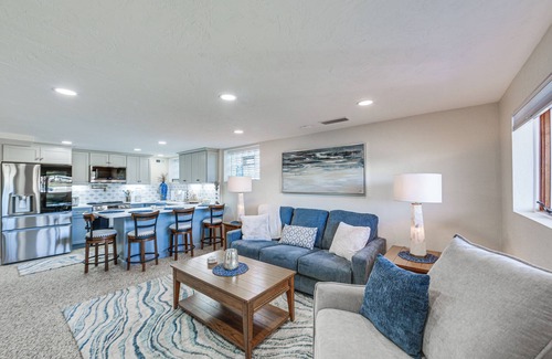 Natrona Apartment | 20 Mi to Pittsburgh: Natrona Heights Apt