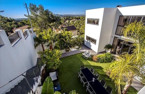 Sitges Town Center Villa | 20 min drive/Sitges Villa Mar del Este Calm, Design, Zen, Very well maintained.