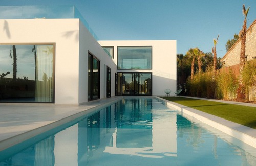 Sitges Villa | 20 minutes from Sitges/Car Amaizing Villa Blue Sky High Design