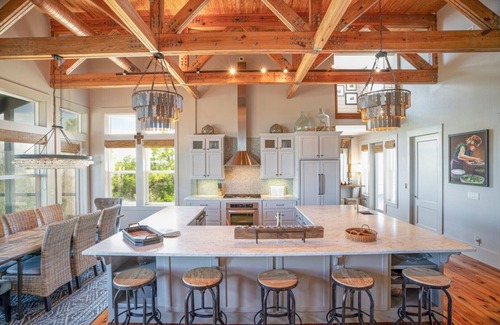 Plantation House | 20% OFF FALL! 'Forcynthia' Luxury Bay Home, 4BR/4.5BA w/dock, kayak launch