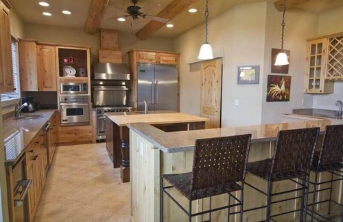 Big Sky Meadow Village House | 20% off-Luxury home w/mountain/creek views; sauna/steam room; upscale/peaceful