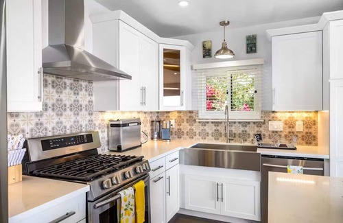 Ventura House | 20% Off Oct 23-26! Great Ocean Views W/Hot Tub