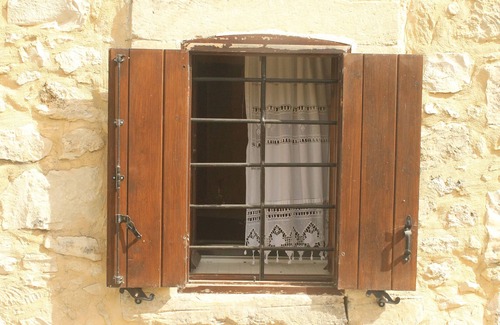 Melissourgakion Villa | 200 Year Old Converted Barn in mountain village location near to Panormo, Crete