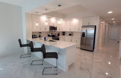 Island Estate Condo | 201, Water View-Clearwater Bch in 6 min, Pool/Gym