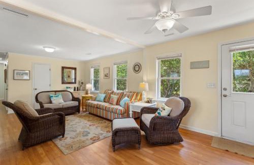 Duck House | 2010 - Just Ducky