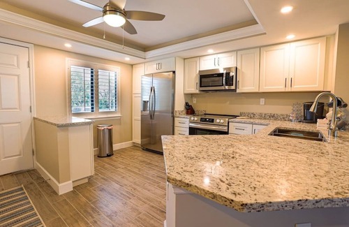 Sanibel Condo | 2025 PRICES REDUCED 1st Floor, Beach Access, 2 B/B, 5 Star Extremely Clean