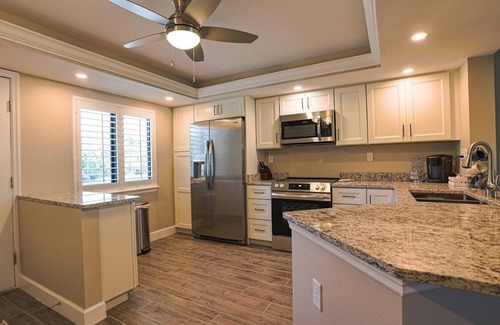 Sanibel Condo | 2025 PRICES REDUCED 1st Floor, Beach Access, 2 B/B, 5 Star Extremely Clean