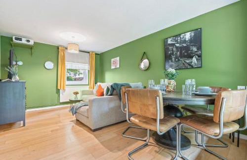 Chaucer Apartment | 20PERCENTOFF NOW!-Feel at Home in 5 Star London Bridge Apartment with Netflix, Games and Parking-Genius-Mobile Deals!