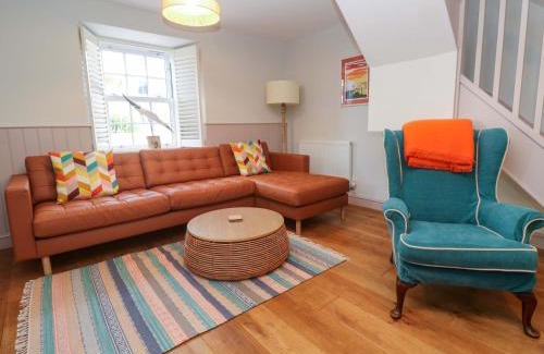 Chysauster House | 21 Alverton Street