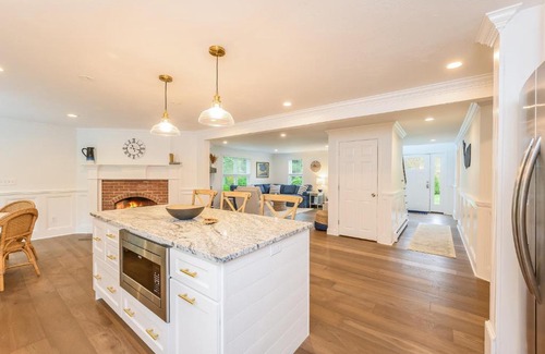 Sandwich House | 21 Moon Compass Lane Sandwich - - Moon Compass Escape