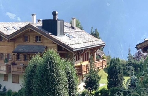 Verbier Ski Chalet | 210SQM of Swiss Alpine charm-Minutes to the Ski lift