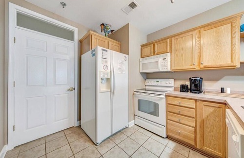 Smith Mountain Lake Apartment | #211 Pointe - 2 Bedroom Lakefront Condo at Mariners SML