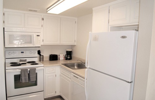 South Scottsdale Apartment | 218 Scottsdale Charmer: Pool, Patio, and Perfectly Located