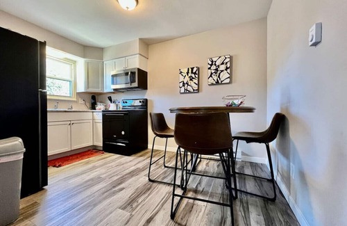 Franklin House | 219 Maxwell St - Unit B · A great place to work and stay