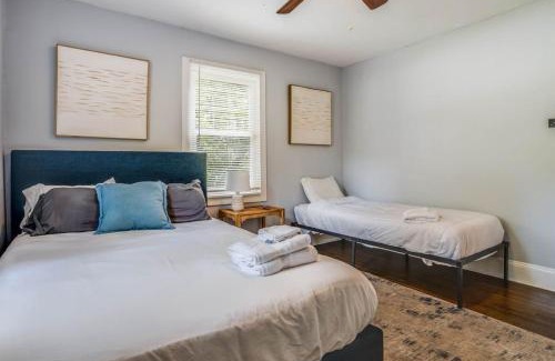 Villa Heights House | 22 Great Area Super Walkable