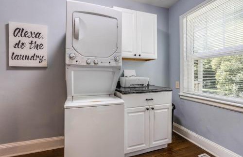 Villa Heights House | 22 Great Area Super Walkable