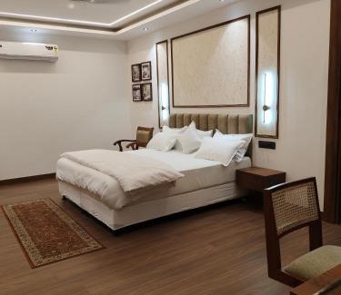 Bullawala Hotel | 22 Heights