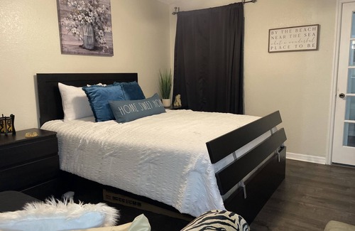 Margate Condo | ❄'22 Tuesdays!❄ $122 EVERY TUESDAY in 2022🎁 1Bdr Condo W/Sun area g Bathroom