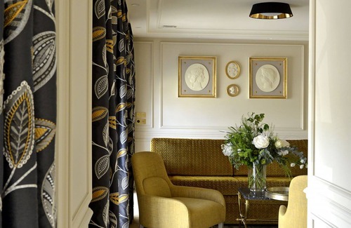 Bayeux Apartment | 220 m2 furnished apartment facing the cathedral, historic center of Bayeux