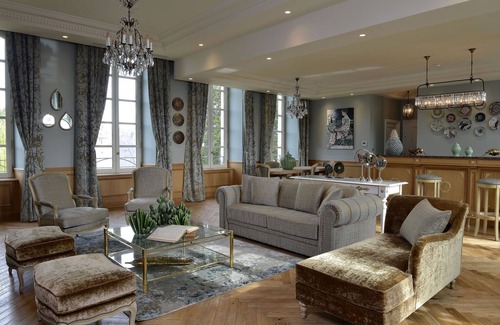 Bayeux Apartment | 220 m2 furnished apartment facing the cathedral, historic center of Bayeux