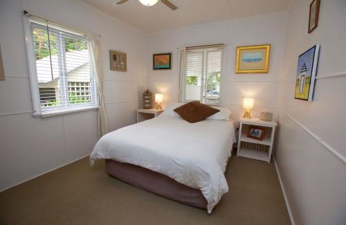 Moffat Beach House | 23 Bryce St Moffat Beach