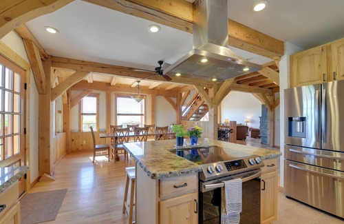 Felt Cabin | 23 Mi to Targhee Skiing: Felt Cabin w/Hot Tub!