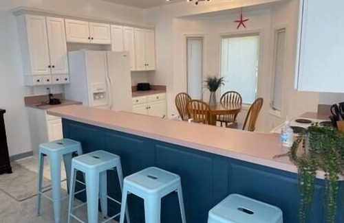 Huddleston House | 2330 LK - 3 Bedroom Townhome at Mariners SML