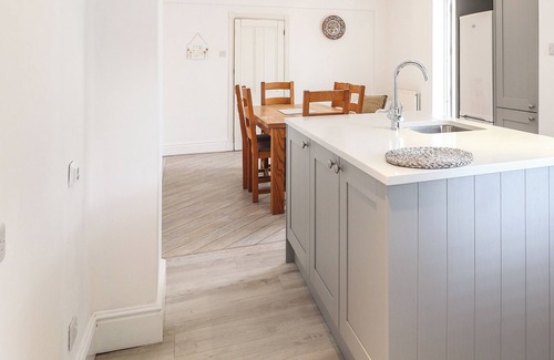 Conwy Cottage | 24 CADNANT PARK, with a garden in Conwy