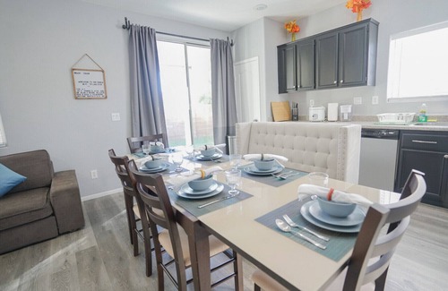 North Las Vegas House | 🎁2400sf🏠4BR/3BR🛀6beds🛌,15min Downtown/Strip,Home Theater,Games,BBQ and moree!