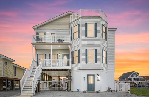 Tuckerton Beach House | 2450 SF of Luxury on the Lagoon!